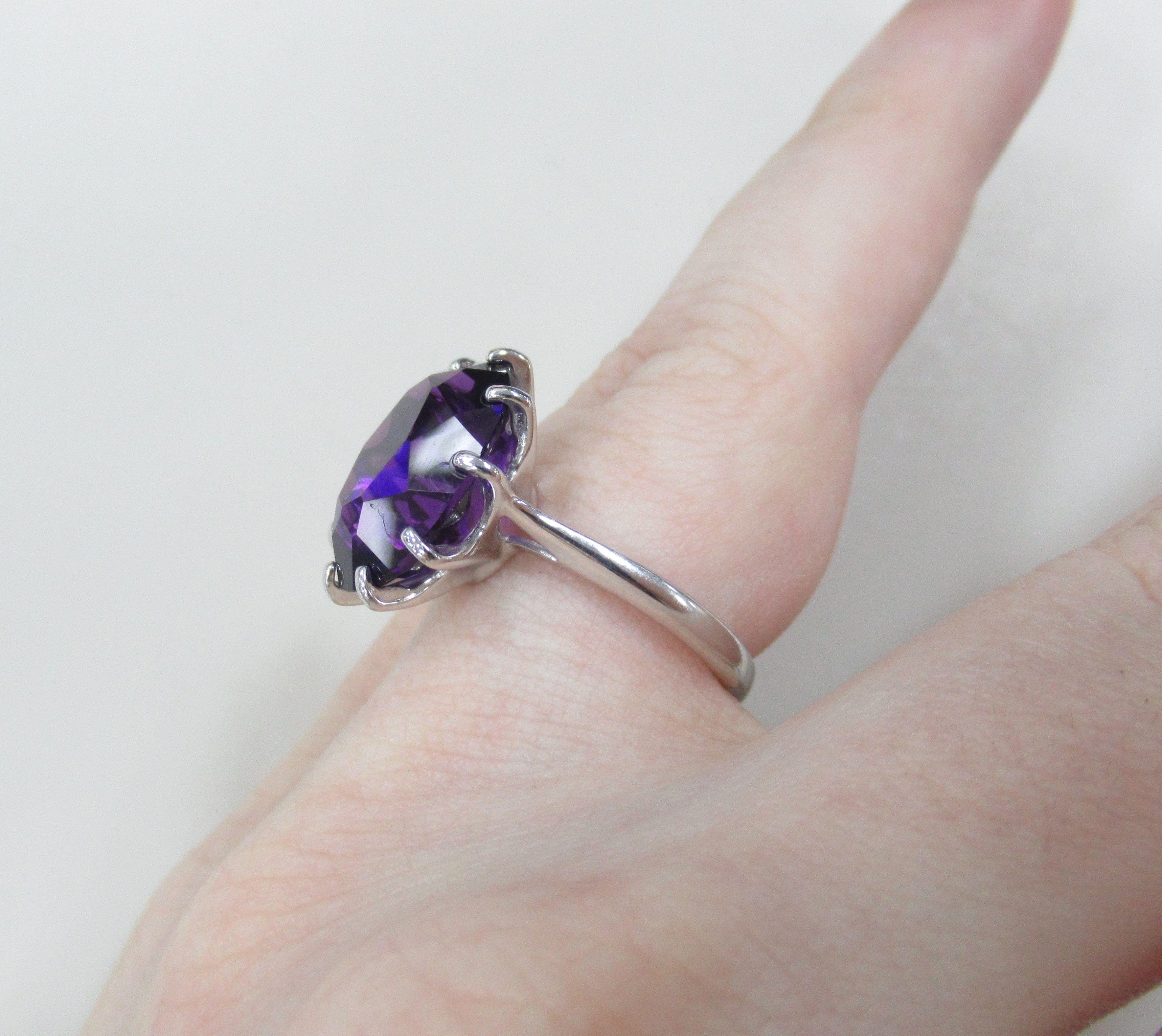 Серебряное кольцо с аметистом